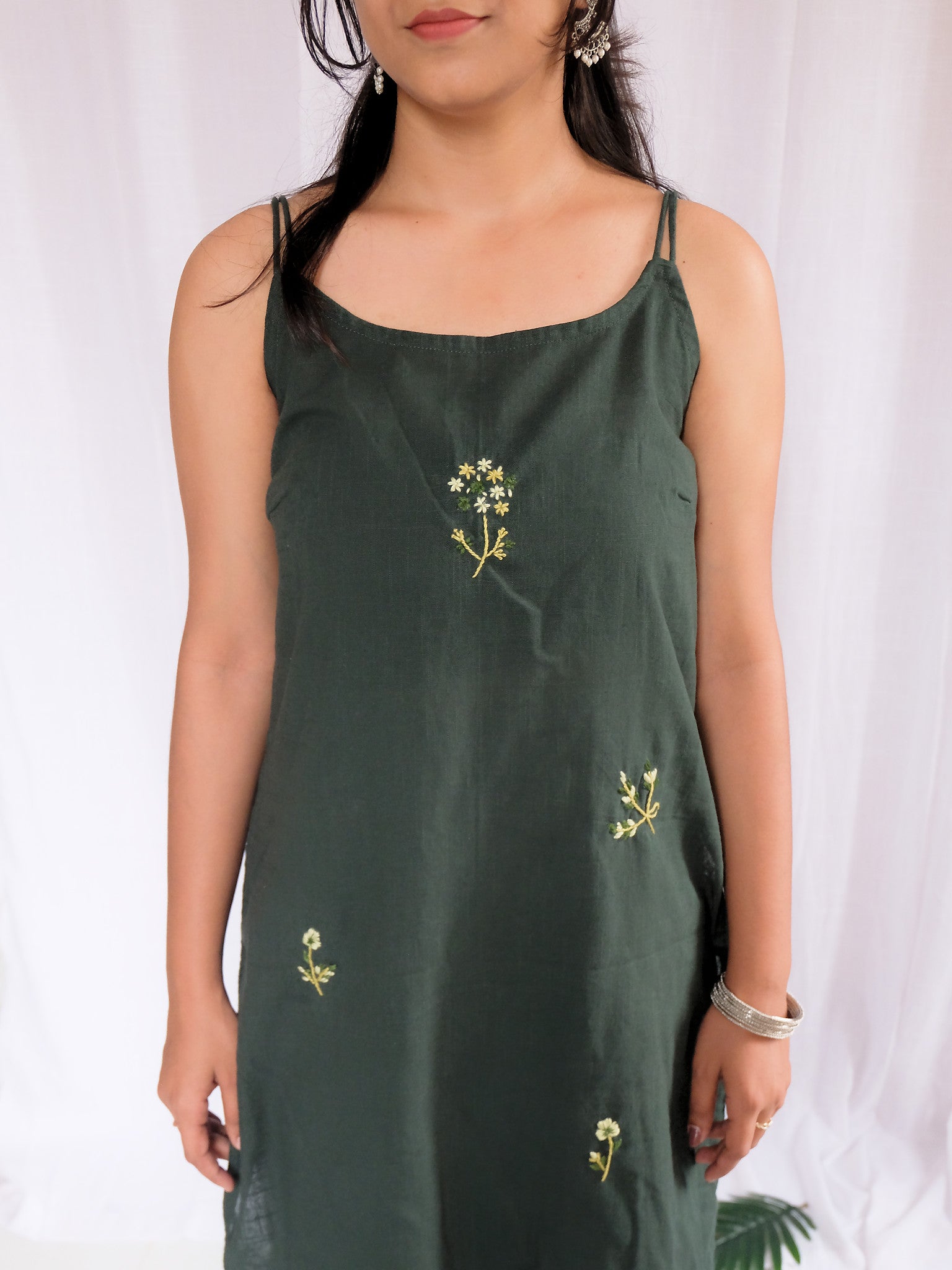 Ruhi Green Long Embroidered Cotton Kurti with Chuppi